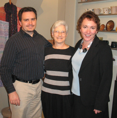 Carol Brownstein (center)